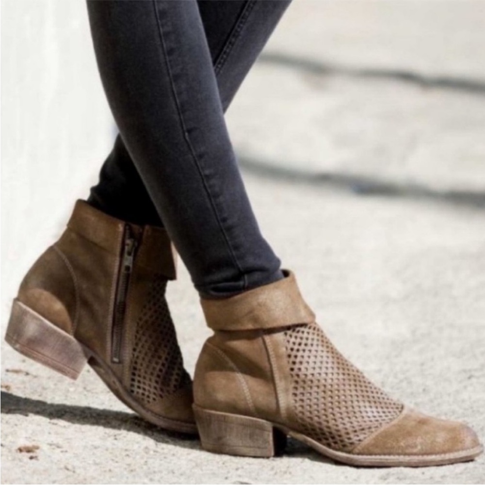 Roan by BedStu Houlton Ankle Booties Perforated Suede Tan Size 8